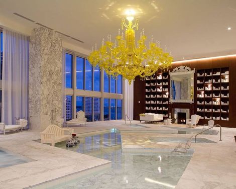 W Miami