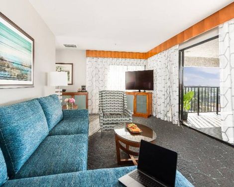 DoubleTree by Hilton Hotel Carson