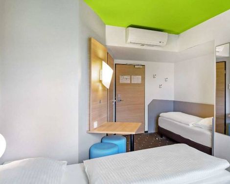 B&B HOTEL Hamburg-Wandsbek-0
