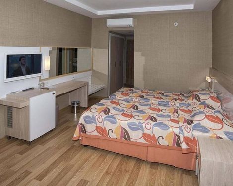 Riviera Hotel & Spa
