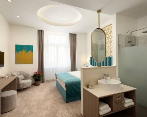 Mera Hotel-1