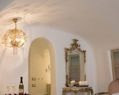 Oia Castle Luxury Suites
