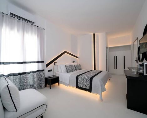 Divelia Hotel