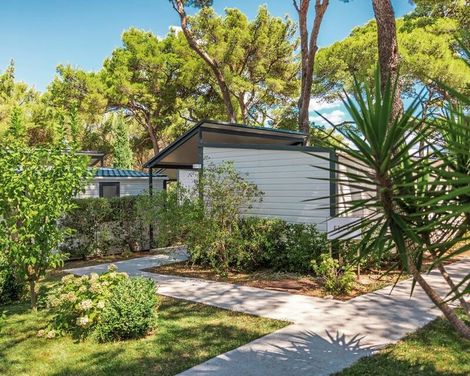 Waterman Beach Village camp & glamping-0