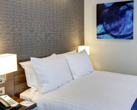 Holiday Inn Express London - Excel