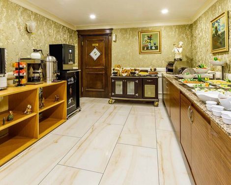 Golden Crown Hotel-2