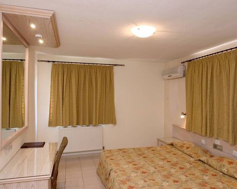 Senator Hotel Apartments
