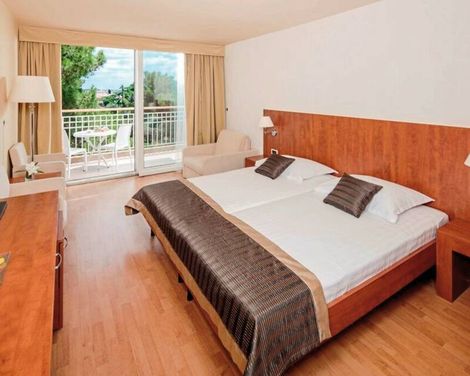 Hotel & Residence & Garden Suites Umag Plava Laguna-0