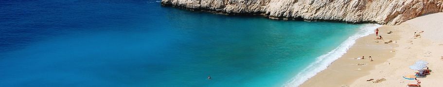 Blick auf den Kaputas Beach an einem Sommertag in der Türkei