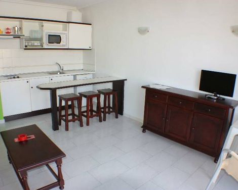 Apartamentos La Pirámide-0