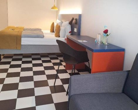 Holiday Inn - the niu, Form Stuttgart Feuerbach