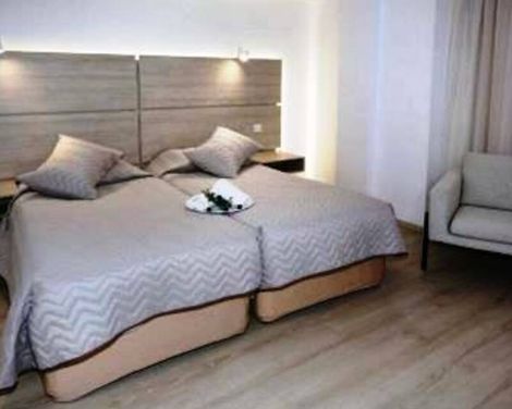 Pier Beach Hotel Apts