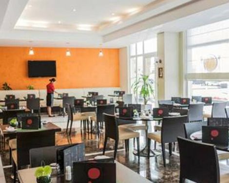 ibis Muscat-0