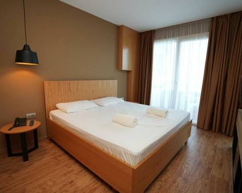 Alvin Comfort Hotel