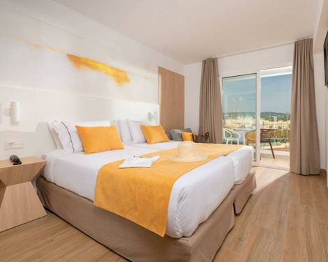 L'Azure Hotel