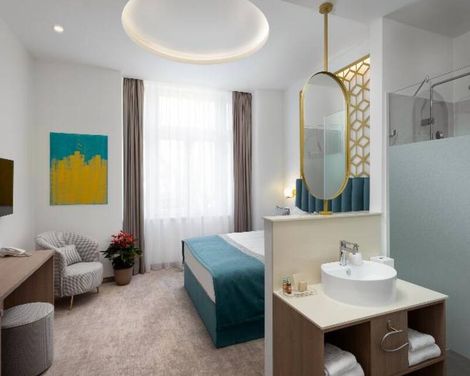 Mera Hotel