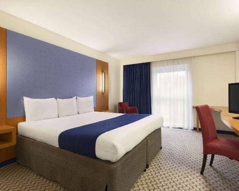 Ramada by Wyndham London North M1