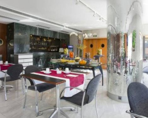 Aparthotel Atenea Vallès-2