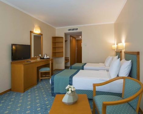 Miramare Queen Hotel