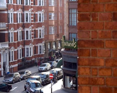 The Capital Hotel, Apartments & Townhouse-3