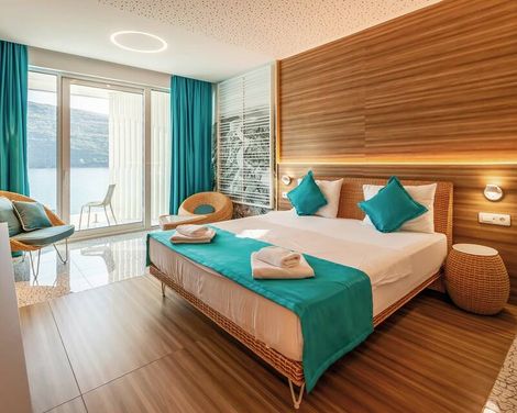 Carine Hotel Kumbor