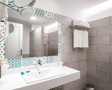 Landmar Costa Los Gigantes Family Resort