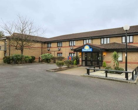Days Inn by Wyndham London Stansted Airport-1