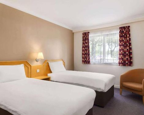 Days Inn by Wyndham Hamilton