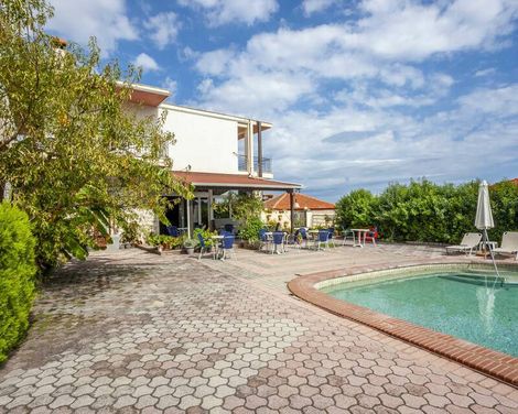 Hotel Skentos