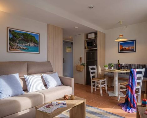 Ancora La Siesta Apartments