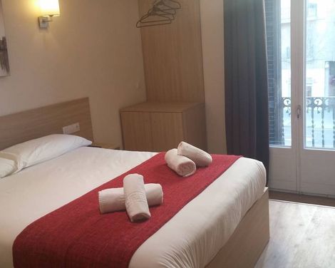 Hostal Barcelona Travel-3