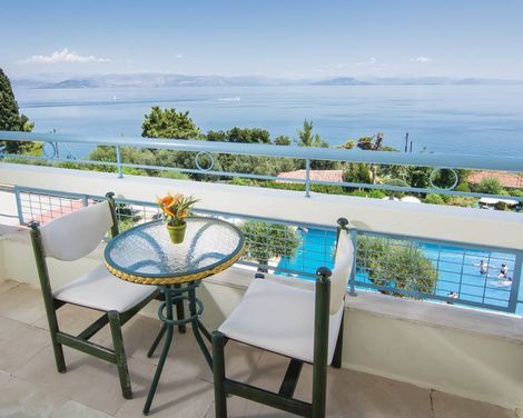 Alexandros Hotel