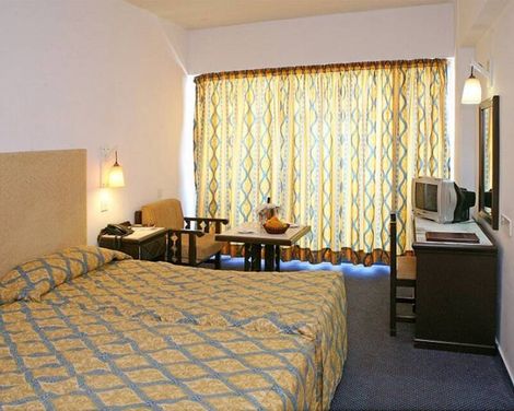 Navarria Hotel