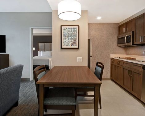 Homewood Suites by Hilton Orlando at FLAMINGO CROSSINGS Town Center