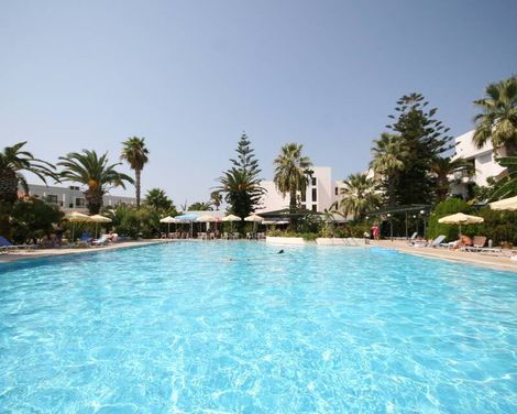 Tigaki Beach