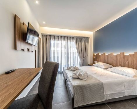 Pollis Hotel