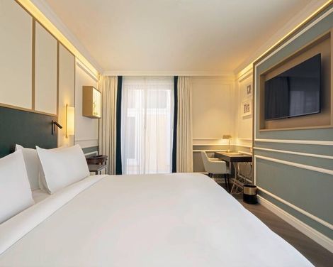 The Emerald House Lisbon, Curio Collection by Hilton