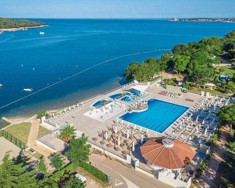 Lanterna Premium Camping Resort by Happy Camp
