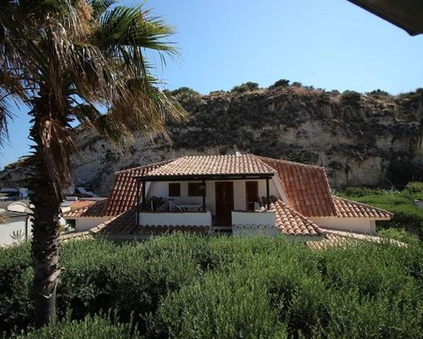 Le Roccette Mare Beach Hotel & Resturant