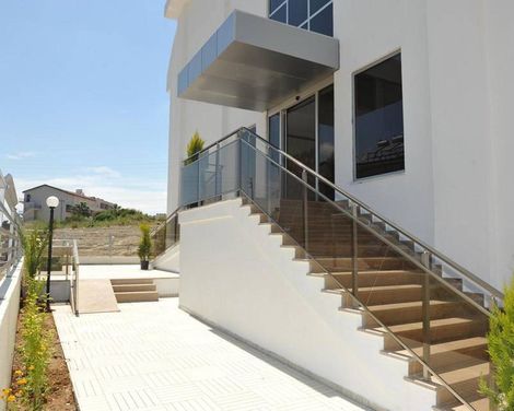 A Hotel Side