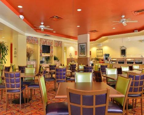 Comfort Suites Maingate East
