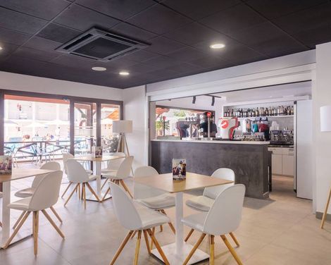 Hotel Vibra Cala Tarida-0