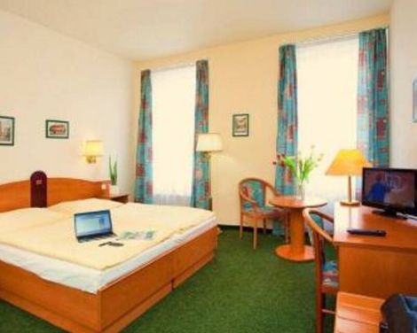 Hotel Merkur-1