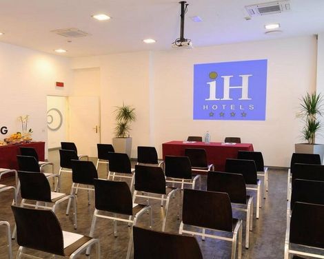 iH Hotels Milano Lorenteggio-3