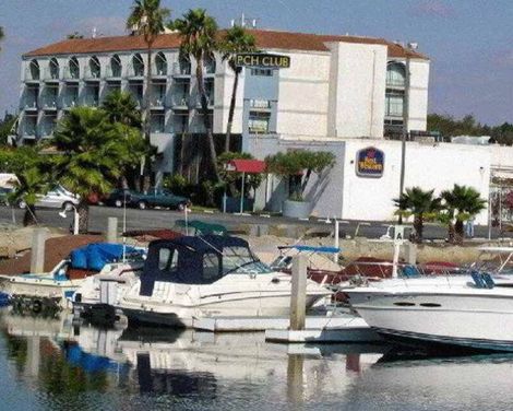 Golden Sails Hotel