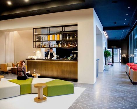 Glam Hotel