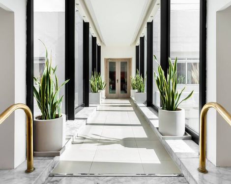 Plaza Regency Hotel