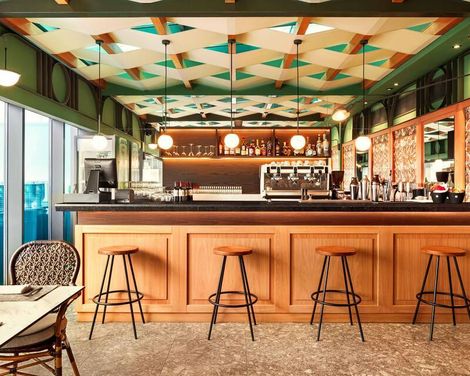 Zeus Essence Athens Central