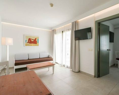 Guya Wave Hotel