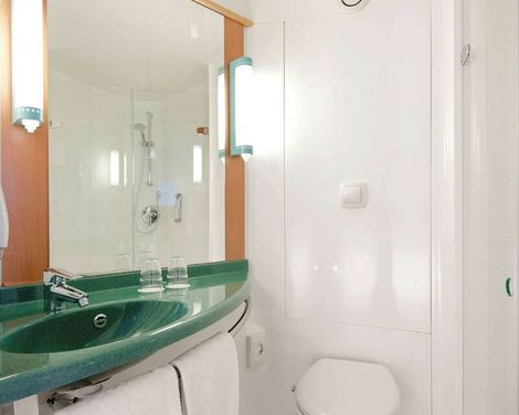Hotel ibis Muenchen Garching-0